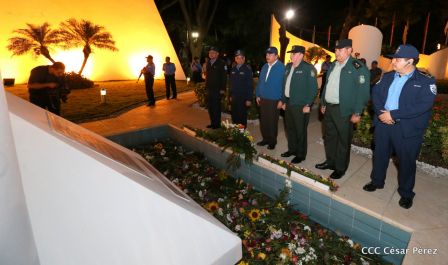 Presidente Daniel Ortega y vicepresidenta Rosario Murillo en homenaje al Padre de la Revolución Sandinista Carlos Fonseca