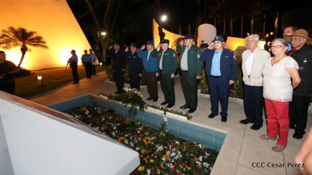 Presidente Daniel Ortega y vicepresidenta Rosario Murillo en homenaje al Padre de la Revolución Sandinista Carlos Fonseca