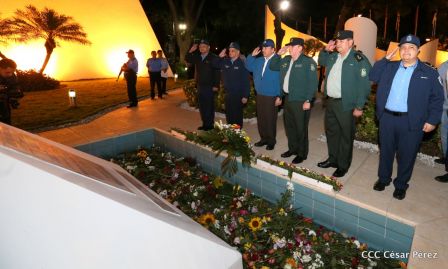 Presidente Daniel Ortega y vicepresidenta Rosario Murillo en homenaje al Padre de la Revolución Sandinista Carlos Fonseca