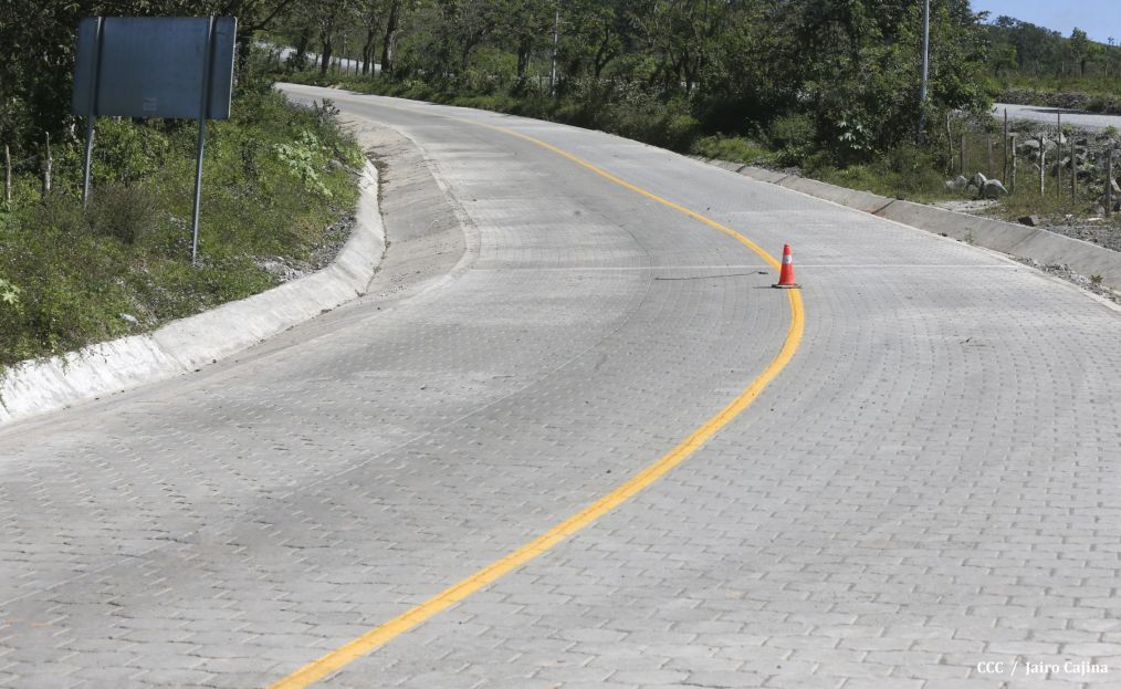 Gobierno Sandinista inaugura 10 kilómetros de carretera entre La Libertad – Santo Domingo en Chontales