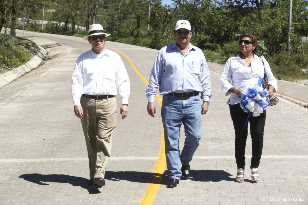 Gobierno Sandinista inaugura 10 kilómetros de carretera entre La Libertad – Santo Domingo en Chontales