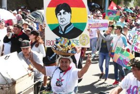 Capitalinos caminan en defensa de sus derechos y en solidaridad con Bolivia