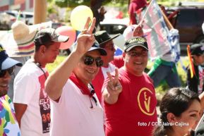 Capitalinos caminan en defensa de sus derechos y en solidaridad con Bolivia