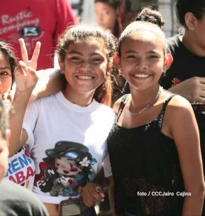 Capitalinos caminan en defensa de sus derechos y en solidaridad con Bolivia