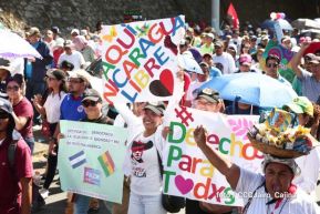 Capitalinos caminan en defensa de sus derechos y en solidaridad con Bolivia