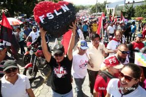 Capitalinos caminan en defensa de sus derechos y en solidaridad con Bolivia