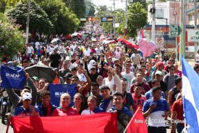 Capitalinos caminan en defensa de sus derechos y en solidaridad con Bolivia