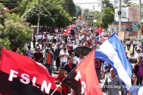 Capitalinos caminan en defensa de sus derechos y en solidaridad con Bolivia