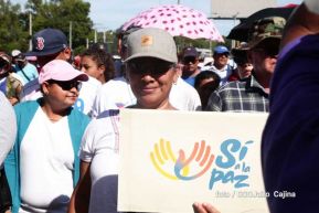 Capitalinos caminan en defensa de sus derechos y en solidaridad con Bolivia