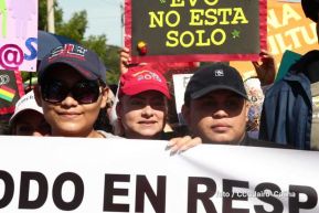 Capitalinos caminan en defensa de sus derechos y en solidaridad con Bolivia