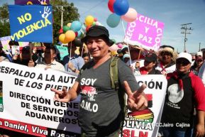 Capitalinos caminan en defensa de sus derechos y en solidaridad con Bolivia