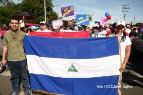 Capitalinos caminan en defensa de sus derechos y en solidaridad con Bolivia