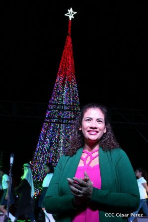 Monumento a la Paz y la Alegría: Nicaragua Unidos en Amor, Solidaridad y Armonía