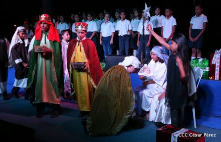 Monumento a la Paz y la Alegría: Nicaragua Unidos en Amor, Solidaridad y Armonía