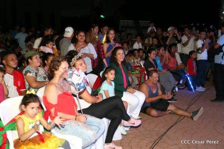Monumento a la Paz y la Alegría: Nicaragua Unidos en Amor, Solidaridad y Armonía