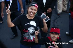 Caminata: “Dignidad, Derechos, No Violencia!”, “Mujeres Valientes!” y ”Con La Paz No se Juega!”