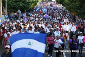 Caminata: “Dignidad, Derechos, No Violencia!”, “Mujeres Valientes!” y ”Con La Paz No se Juega!”