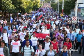 Caminata: “Dignidad, Derechos, No Violencia!”, “Mujeres Valientes!” y ”Con La Paz No se Juega!”
