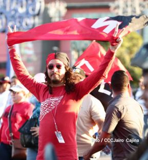 Caminata: “Dignidad, Derechos, No Violencia!”, “Mujeres Valientes!” y ”Con La Paz No se Juega!”
