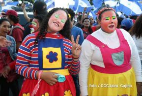 Caminata: “Dignidad, Derechos, No Violencia!”, “Mujeres Valientes!” y ”Con La Paz No se Juega!”