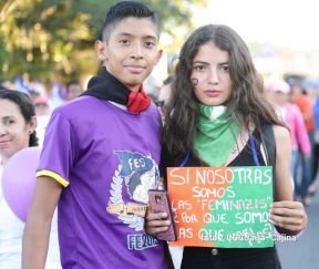 Caminata: “Dignidad, Derechos, No Violencia!”, “Mujeres Valientes!” y ”Con La Paz No se Juega!”