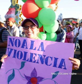 Caminata: “Dignidad, Derechos, No Violencia!”, “Mujeres Valientes!” y ”Con La Paz No se Juega!”