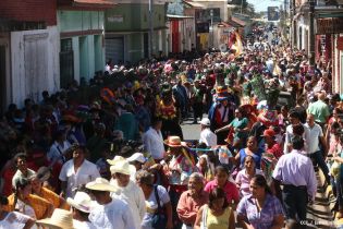 Tradicional Tope de los Santos en Carazo