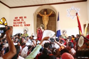 Tradicional Tope de los Santos en Carazo