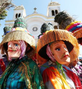 Tradicional Tope de los Santos en Carazo
