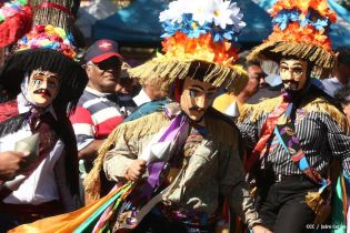 Tradicional Tope de los Santos en Carazo
