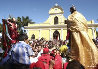 Tradicional Tope de los Santos en Carazo