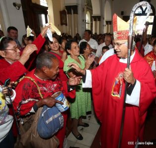 Caraceños celebran a San Sebastián en compañía del Cardenal Brenes
