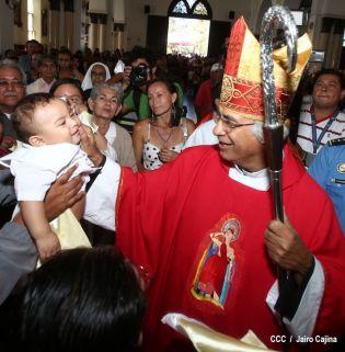 Caraceños celebran a San Sebastián en compañía del Cardenal Brenes