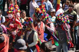 Caraceños celebran a San Sebastián en compañía del Cardenal Brenes