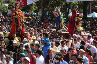 Caraceños celebran a San Sebastián en compañía del Cardenal Brenes