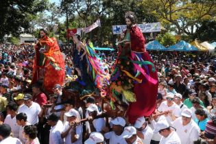 Caraceños celebran a San Sebastián en compañía del Cardenal Brenes