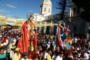 Caraceños celebran a San Sebastián en compañía del Cardenal Brenes