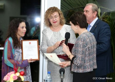 Federación de Rusia condecora a la Compañera Rosario Murillo con la Orden de la Amistad