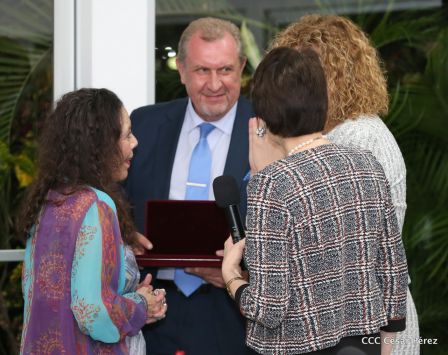 Federación de Rusia condecora a la Compañera Rosario Murillo con la Orden de la Amistad