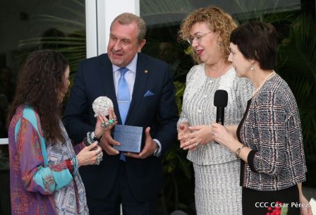 Federación de Rusia condecora a la Compañera Rosario Murillo con la Orden de la Amistad