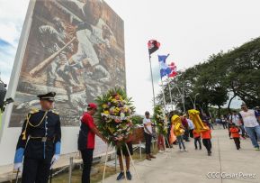 Homenaje al héroe de la solidaridad Roberto Clemente