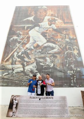 Homenaje al héroe de la solidaridad Roberto Clemente