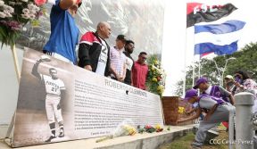 Homenaje al héroe de la solidaridad Roberto Clemente