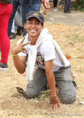 Homenaje al héroe de la solidaridad Roberto Clemente