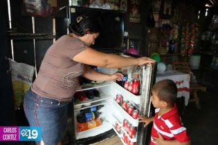 Familias de El Rama celebran normalización del sistema energético