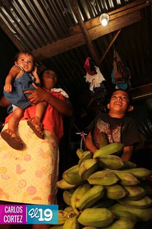 Familias de El Rama celebran normalización del sistema energético