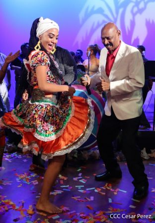 Homenaje a Anthony Matthews, intérprete del Palo de Mayo