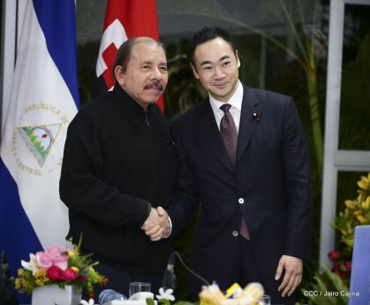 Ministro de Estado para Asuntos Exteriores de Japón durante su visita en Nicaragua