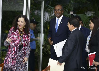 Presidente Daniel Ortega y Vicepresidenta Rosario Murillo reciben cartas credenciales de embajadores de Panamá y Yibuti