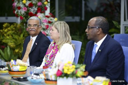 Presidente Daniel Ortega y Vicepresidenta Rosario Murillo reciben cartas credenciales de embajadores de Panamá y Yibuti